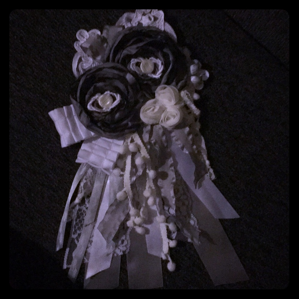 Scrappy flower pin